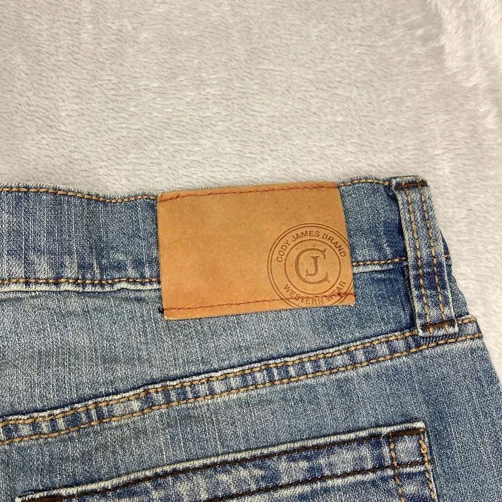 Cody James Jeans Mens 33/34 Blue Denim Medium Wash Slim Fit Bootcut Leg Wyatt